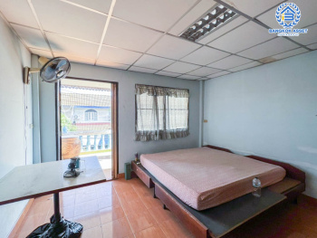 *****ทาวน์เฮ้าส์มือสอง ม.บัวทอง1 กาญจนาภิเษก เนื้อที่ 16 ตร.ว. ฟังก์ชัน 2 ห้องนอน 2 ห้องน้ำ บ้านพร้อมเข้าอยู่ บนทำเลศักยภาพ ทำเลทอง!! เดินสะดวก เชื่อมต่อถนนหลายเส้นทาง ใกล้รถไฟฟ้าสายสีม่วง "สถานีคลองบางไผ่" ราคาสุดคุ้ม ห้ามพลาด!